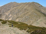 Perdiamo quota per una settantina di metri scendendo alla Bassa del Campo (mt.1571)